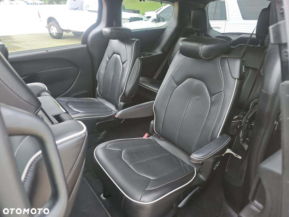 Chrysler Pacifica - 9