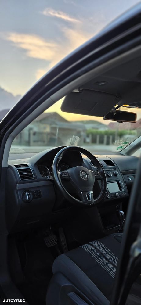 Volkswagen Touran 2.0 TDI DPF DSG MATCH - 16