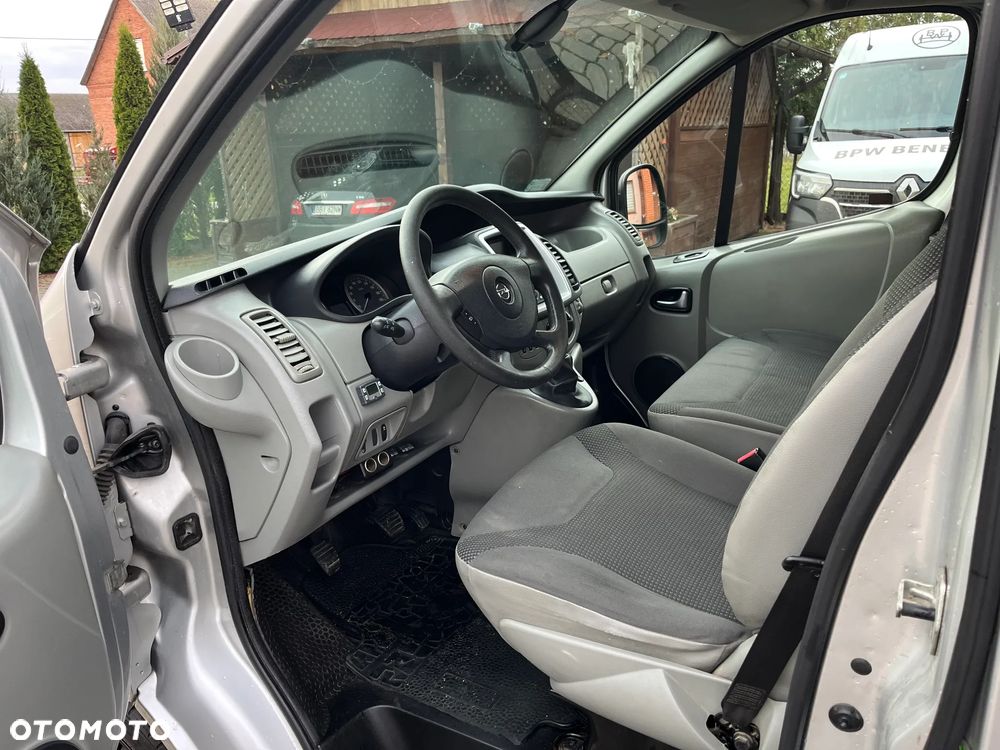 Opel Vivaro Long - 8