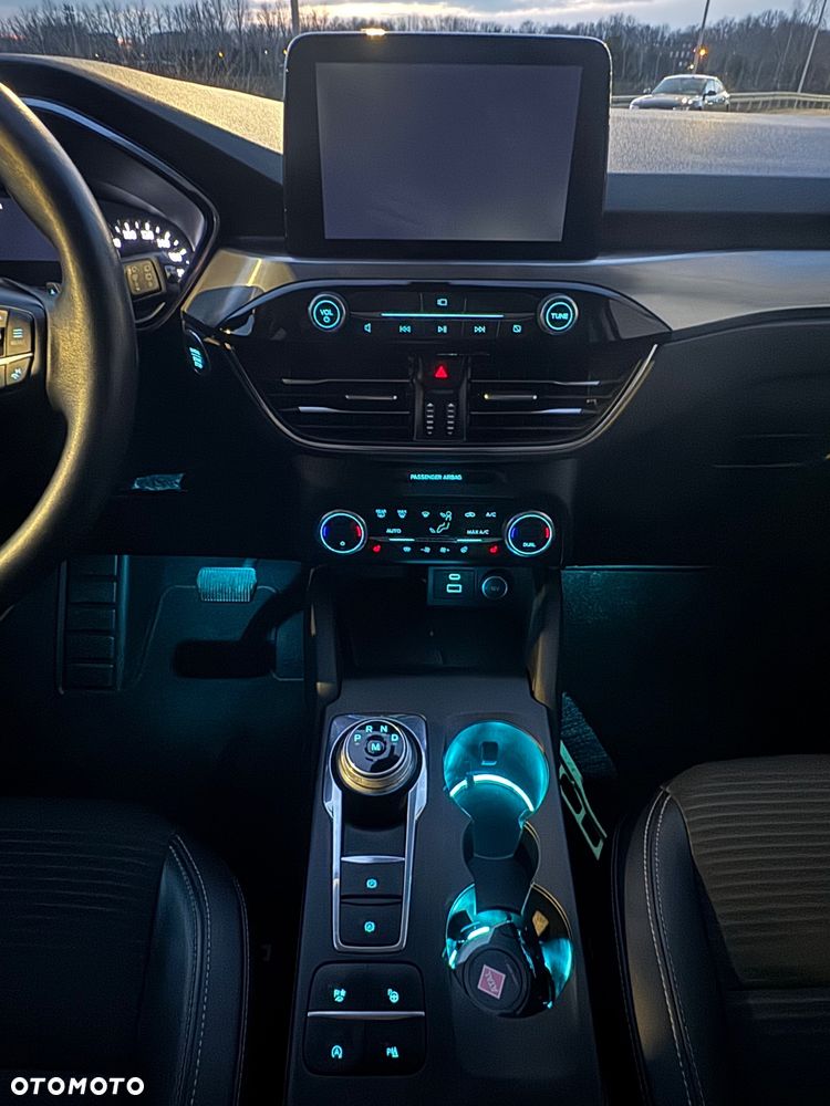 Ford Kuga 2.0 EcoBlue 4x4 TITANIUM X - 6