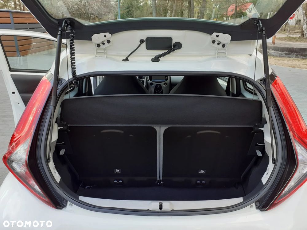 Toyota Aygo x-play connect - 20