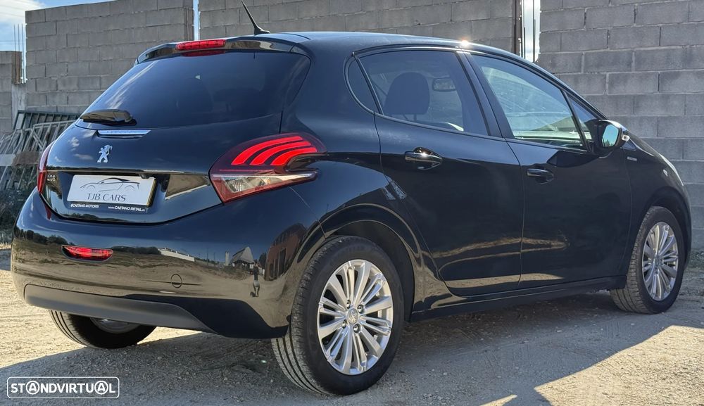 Peugeot 208 1.6 BlueHDi Style - 5