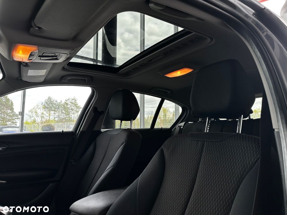 BMW Seria 1 116i - 17