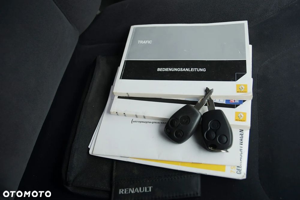 Renault Trafic Grand Passenger Black Edition - 37