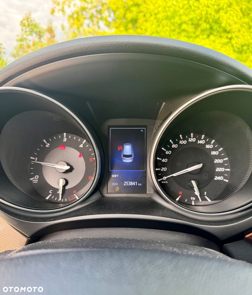 Toyota Avensis 2.0 D-4D Prestige - 35