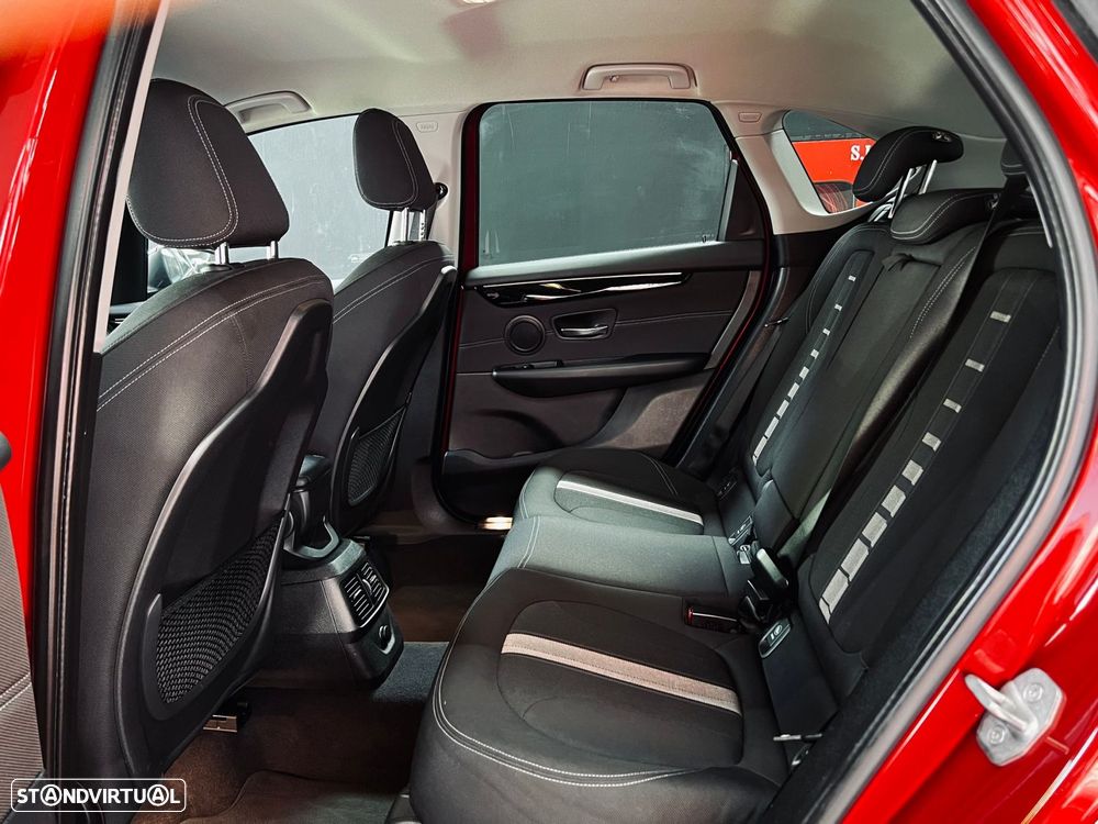 BMW 218 Active Tourer i Line Sport - 30