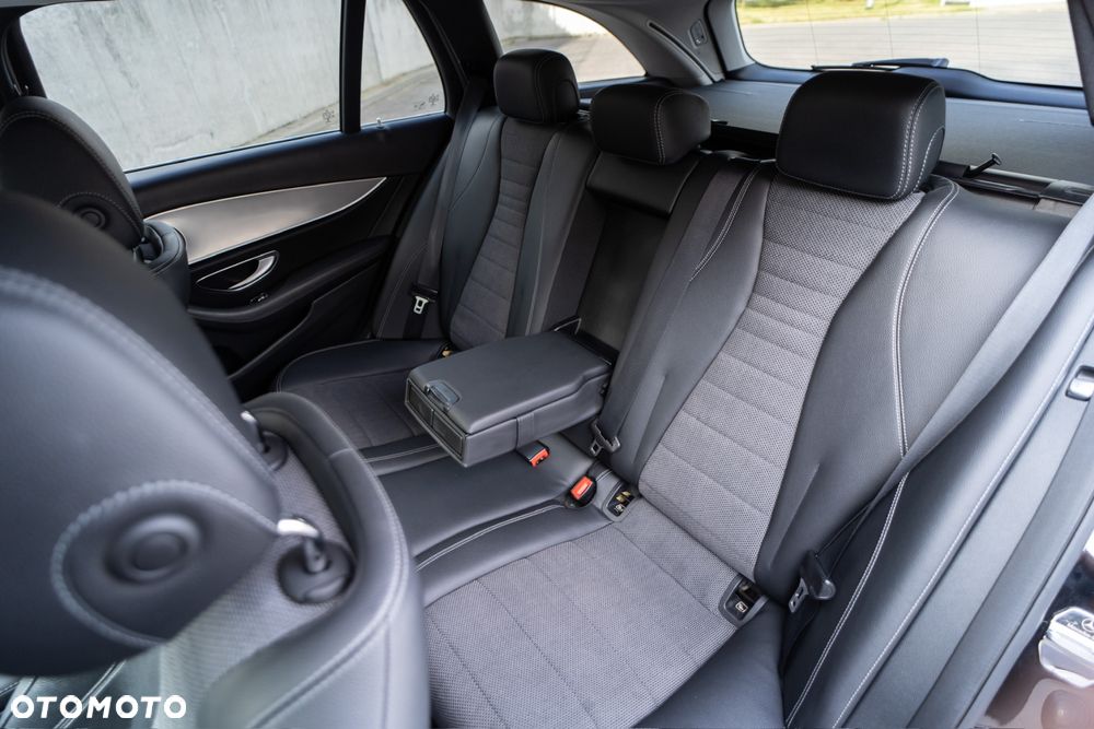 Mercedes-Benz Klasa E 220 d T 9G-TRONIC Avantgarde - 11
