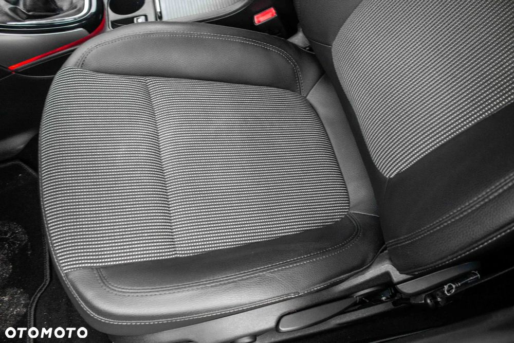 Opel Astra 1.4 T Essentia - 15