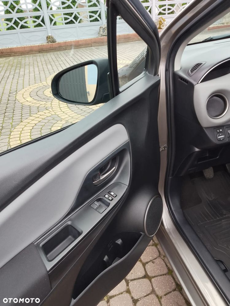 Toyota Yaris 1.0 Active EU6 - 12