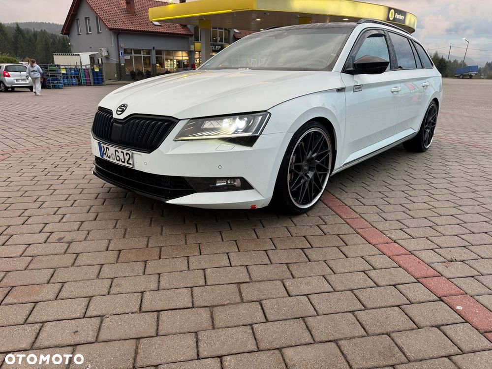Skoda Superb Combi 2.0 TSI 4x4 DSG SportLine - 17