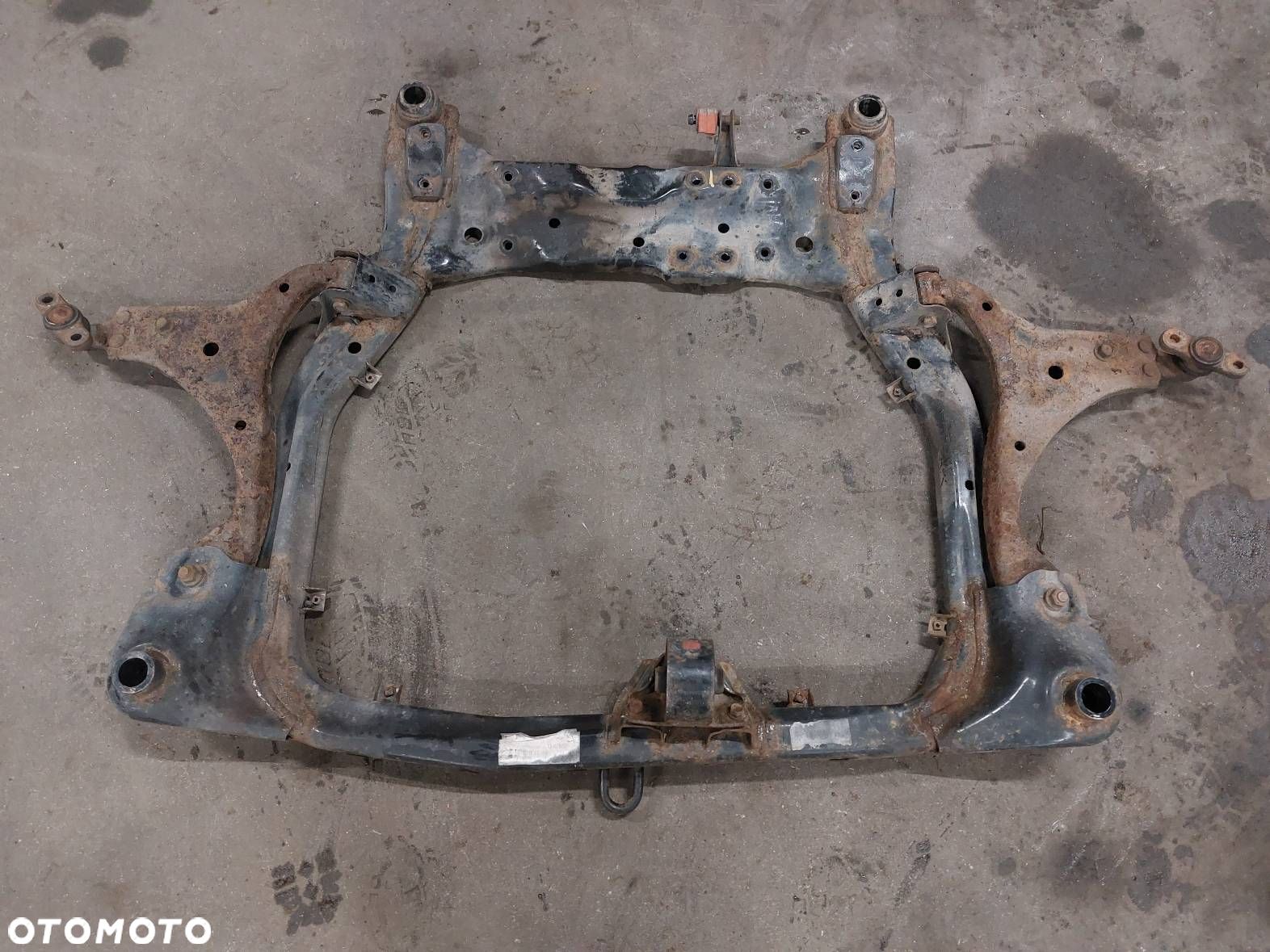 SANKI WÓZEK KOŁYSKA SILNIKA KIA CEED I LIFT 1.6 CRDI - 1
