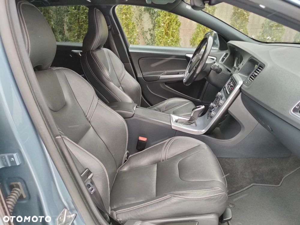 Volvo V60 D4 Geartronic Summum - 20