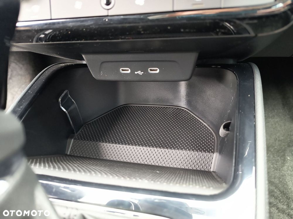 Skoda Fabia 1.0 TSI Drive DSG - 27