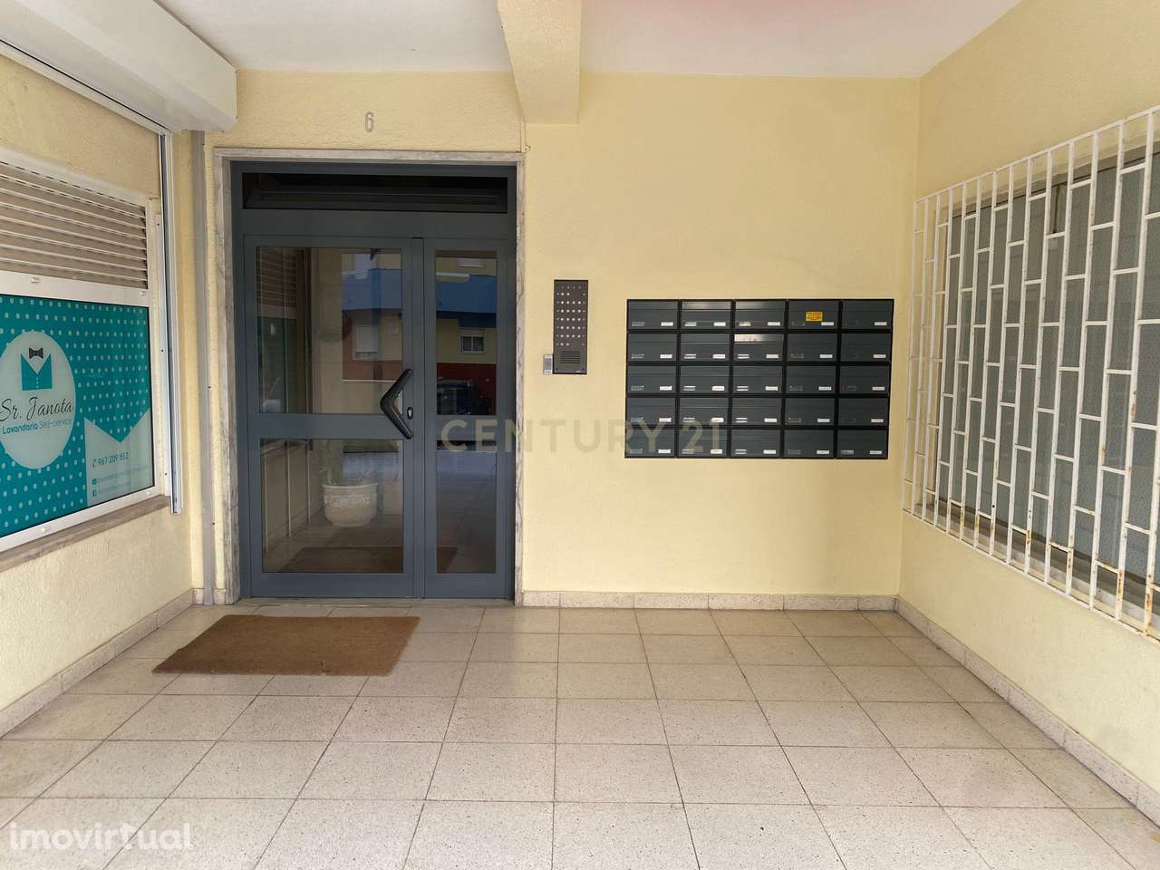 Café/Restaurante em Santo António da Caparica, a poucos metros da Prai - Grande imagem: 5/6