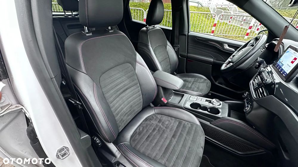 Ford Kuga 2.5 Duratec PHEV ST-LINE X - 18