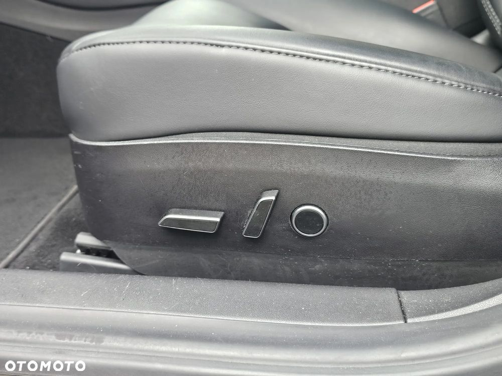 Tesla Model 3 Langstreckenbatterie Allradantrieb Dual Motor - 27