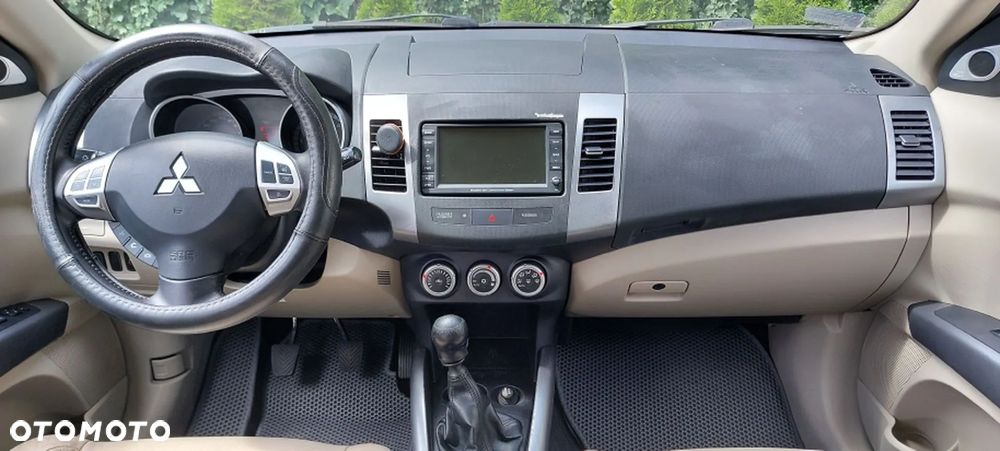 Mitsubishi Outlander 2.2 DID Instyle - 9