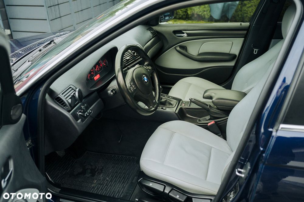 BMW Seria 3 330i Edition Exclusive - 27