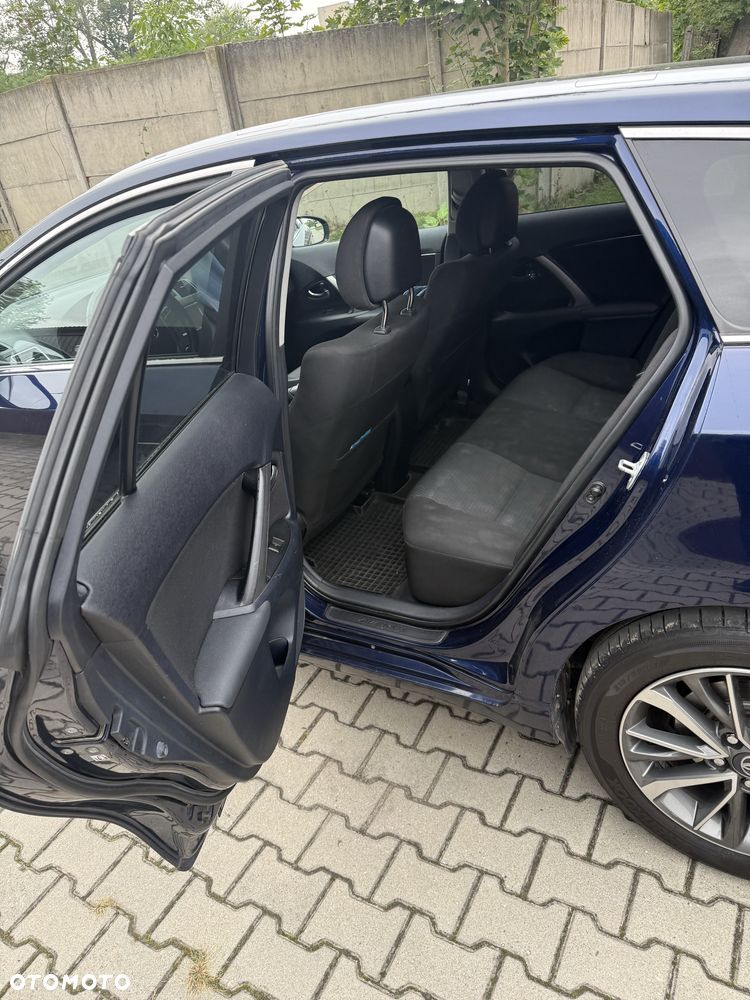 Toyota Avensis - 6