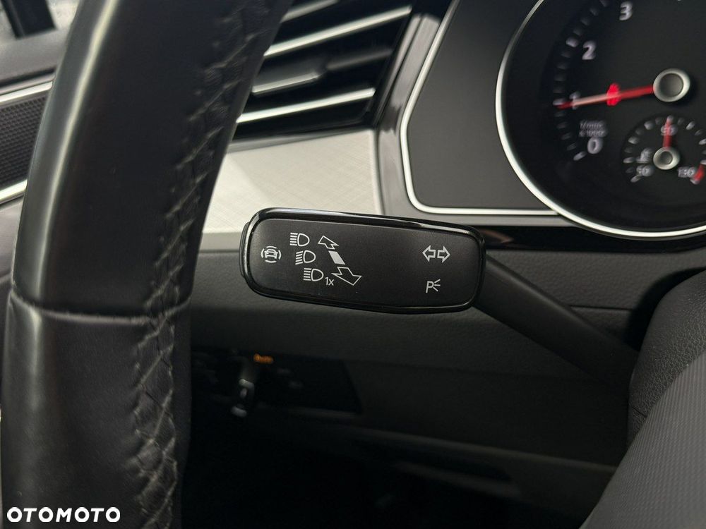 Volkswagen Passat - 21