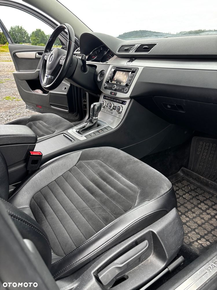 Volkswagen Passat 2.0 TDI Highline R-Style DSG - 4