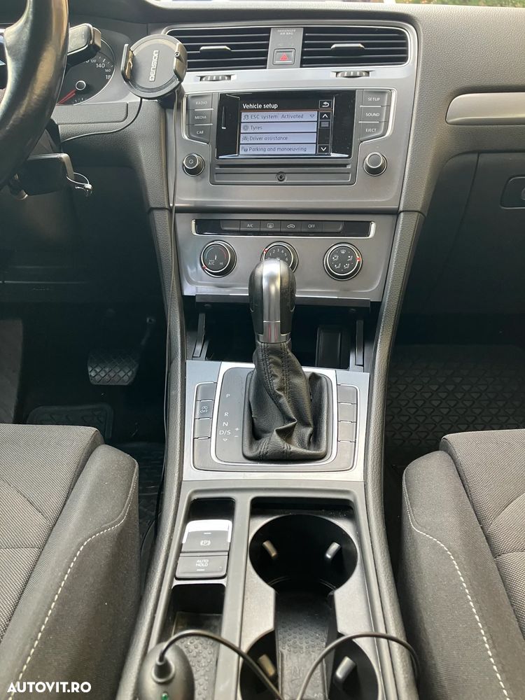 Volkswagen Golf - 12
