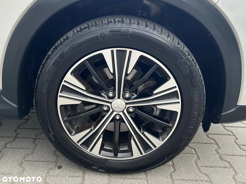 Mitsubishi Eclipse Cross - 38