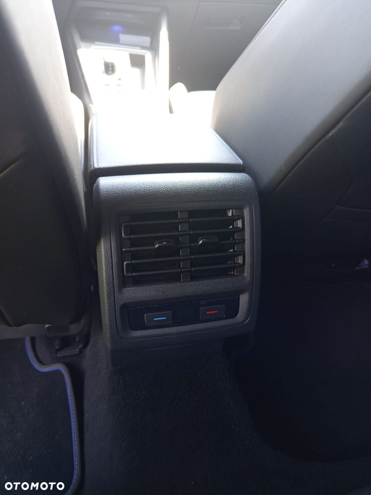 Volkswagen Golf - 12