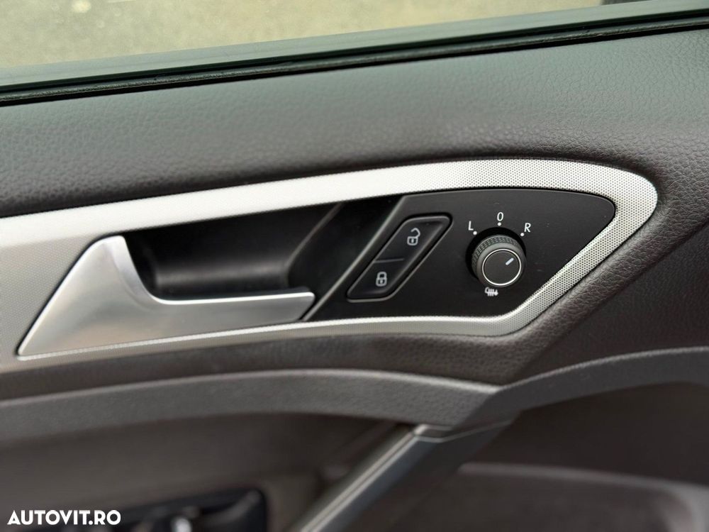 Volkswagen Golf - 10