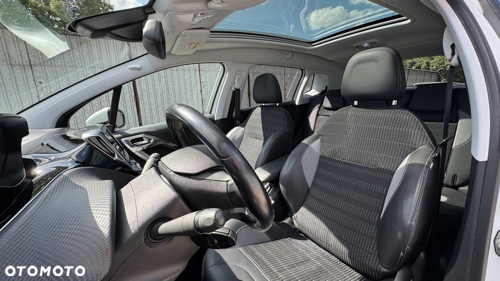 Peugeot 2008 1.2 PureTech Allure S&S - 11