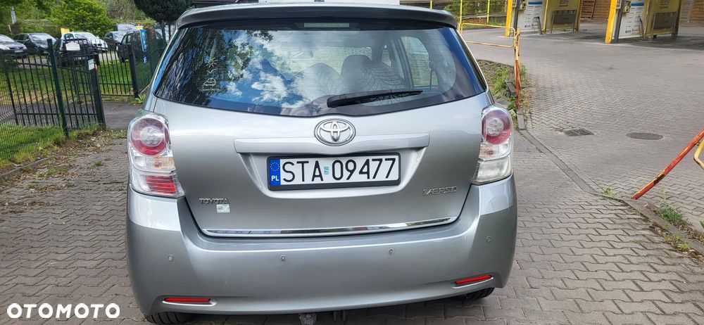 Toyota Verso 1.8 2010 7os - 6