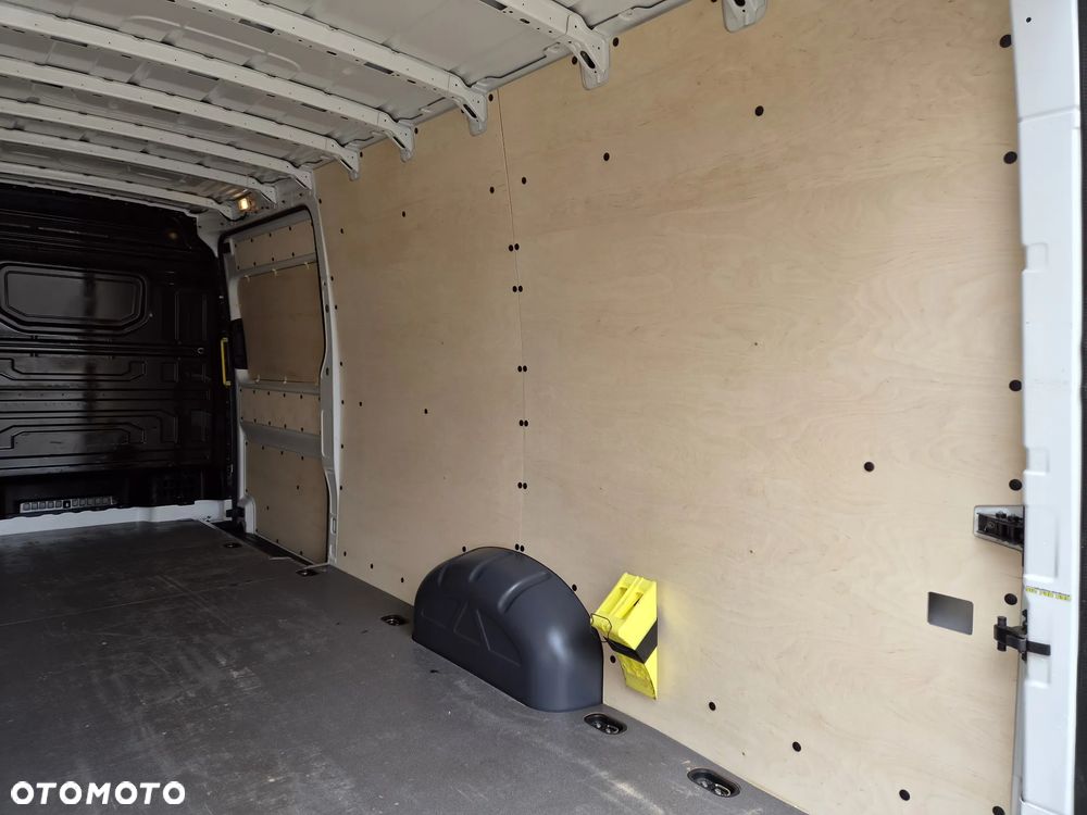 Volkswagen Crafter - 16