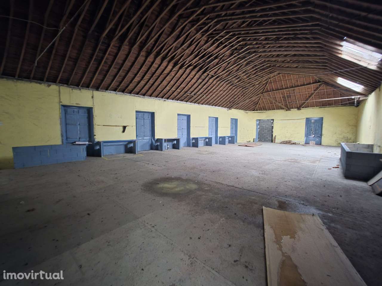 Moradia T8 isolada com 4+ casas de banho e sótão habitável - Grande imagem: 5/20