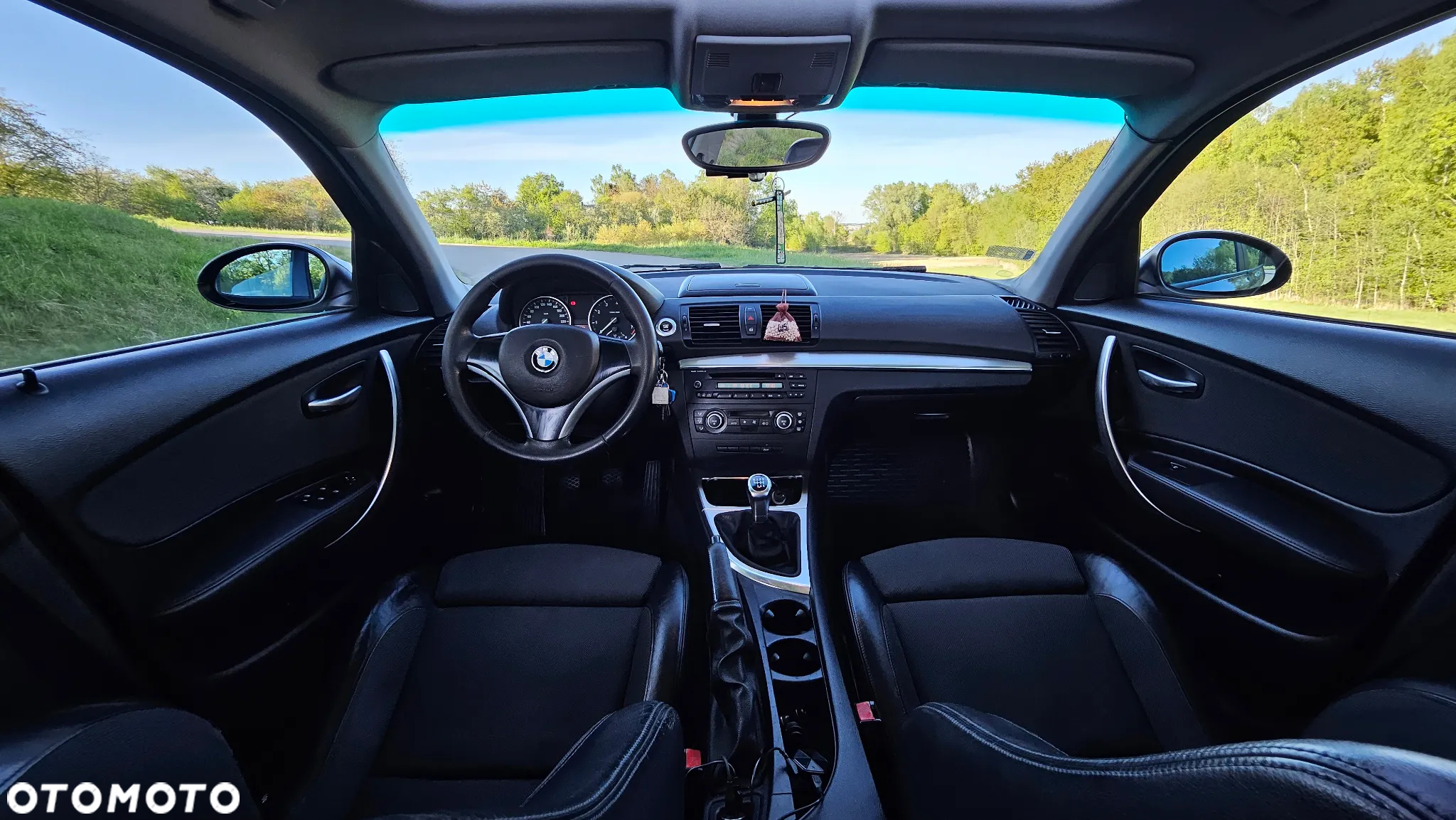 BMW Seria 1 120i - 11