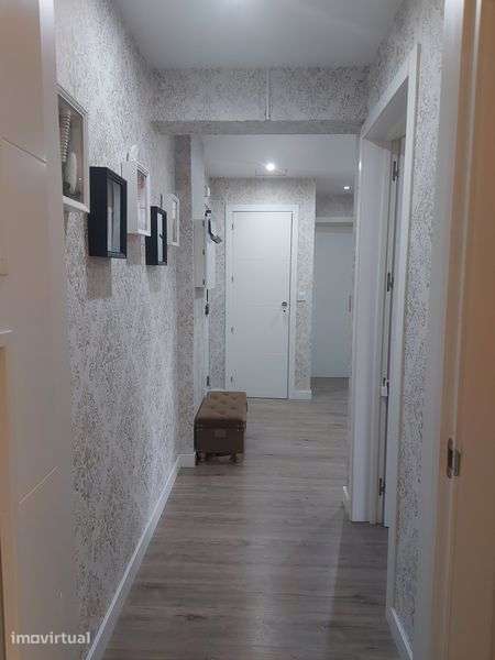 T2 Remodelado | Sacavém | Localização Privilegiada - Grande imagem: 3/9