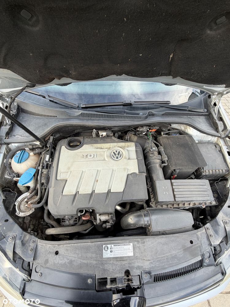 Volkswagen Golf 2.0 TDI Comfortline - 14