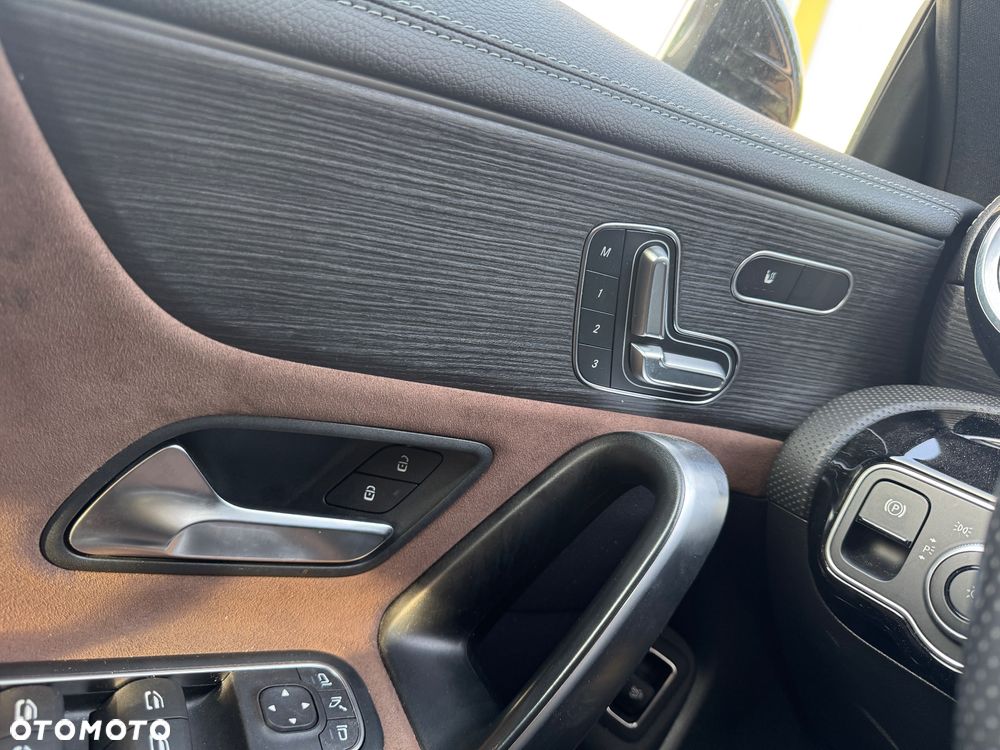 Mercedes-Benz CLA 220 AMG Line 7G-DCT - 13