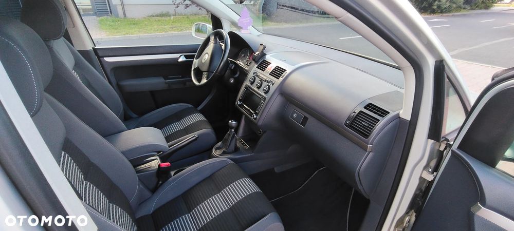 Volkswagen Touran 1.9 TDI DPF BlueMot Trendline - 10