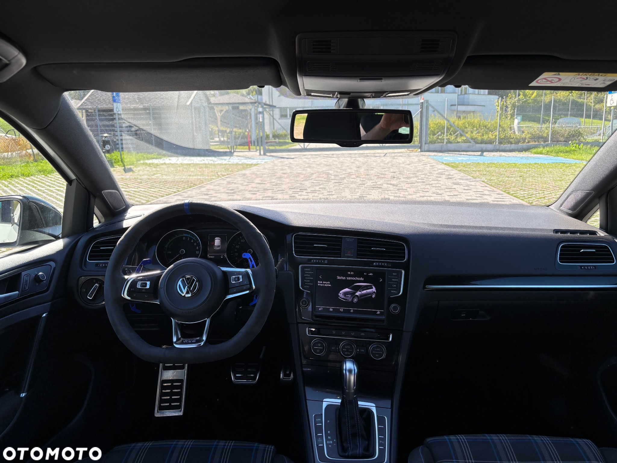 Volkswagen Golf - 25