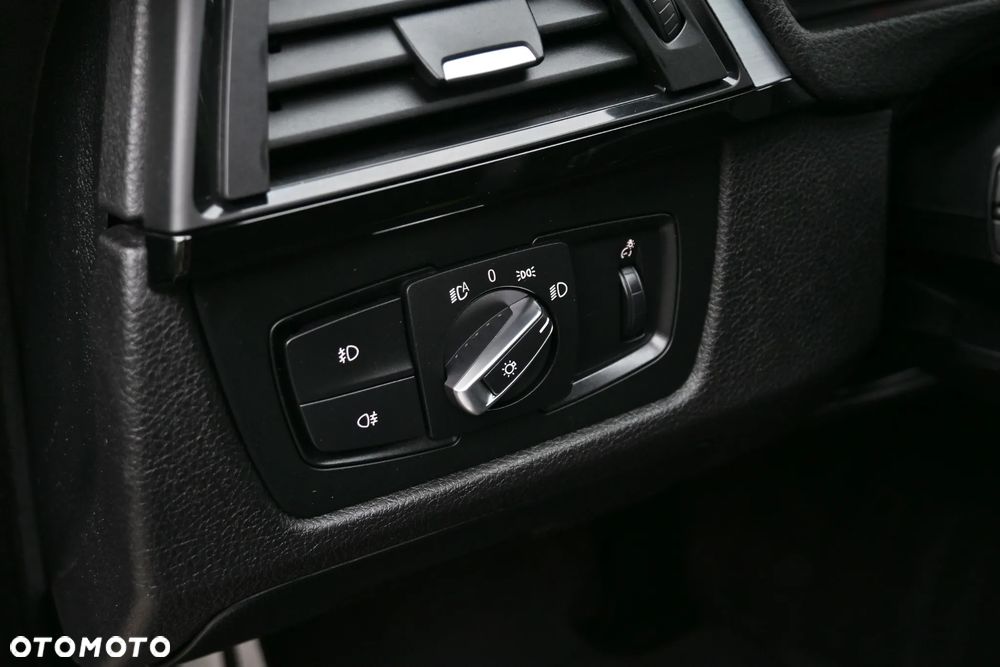 BMW 3GT 320d Sport-Aut Sport Line - 32