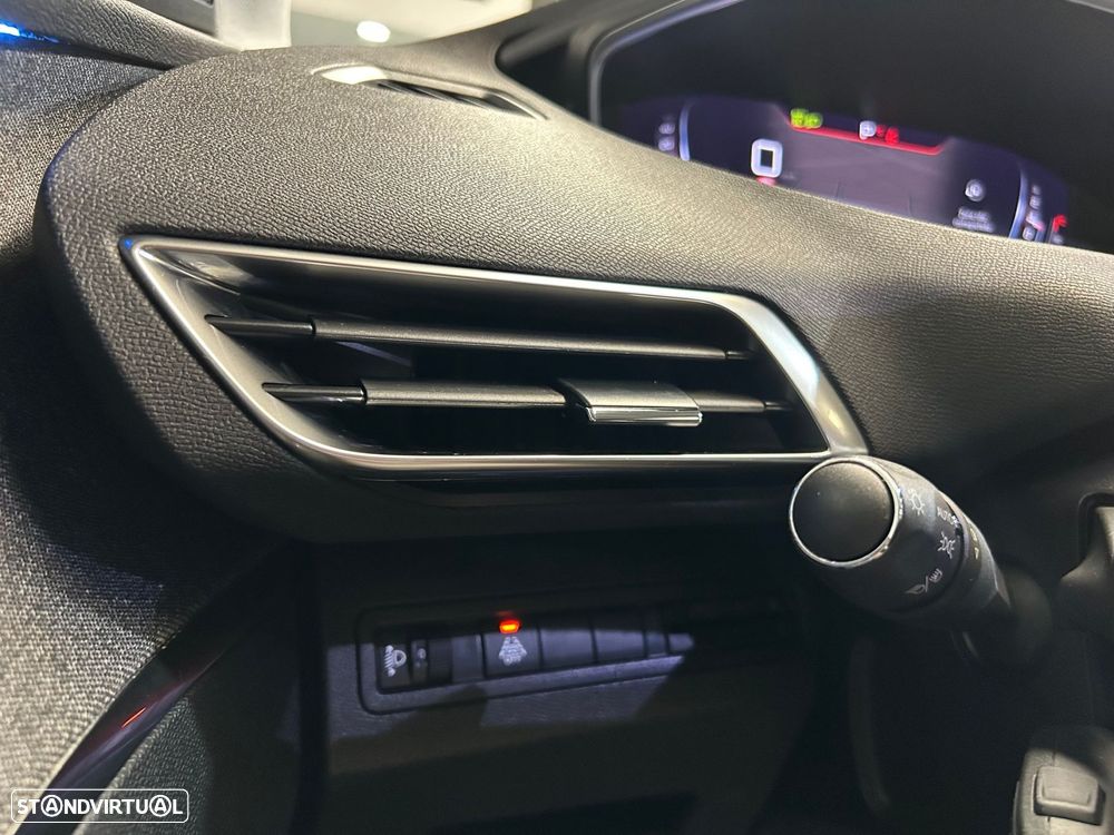 Peugeot 3008 1.2 PureTech Allure EAT8 - 39