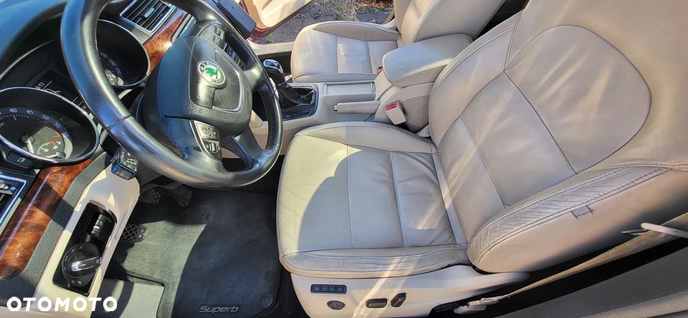Skoda Superb 2.0 TDI Elegance - 10