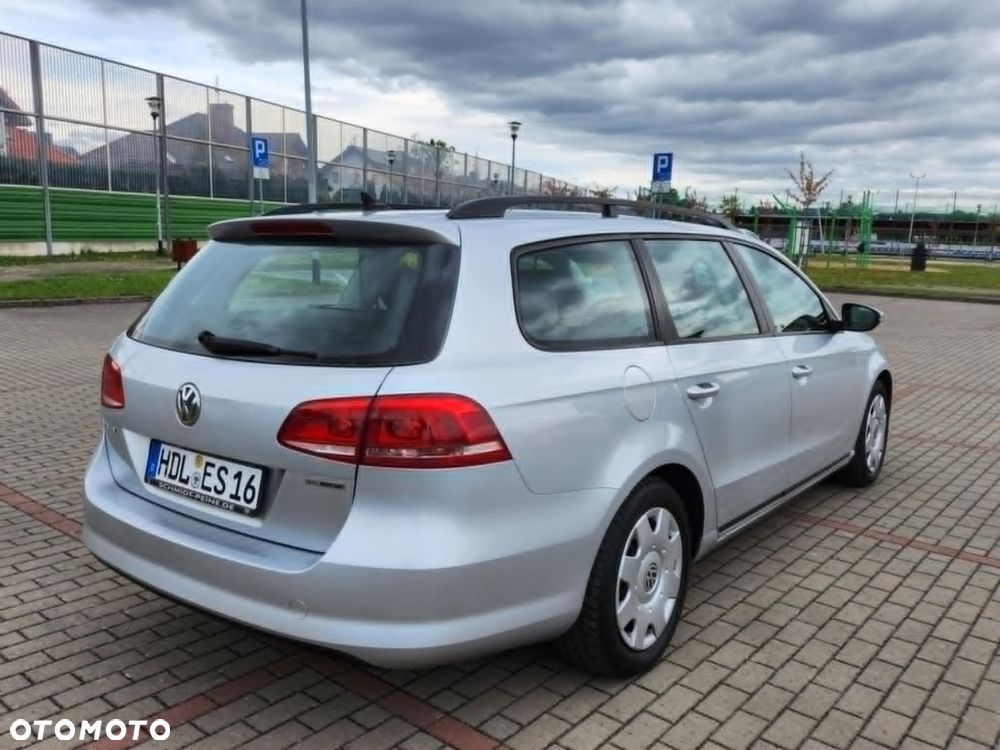 Volkswagen Passat 1.6 TDI BlueMotion Technology Comfortline - 6
