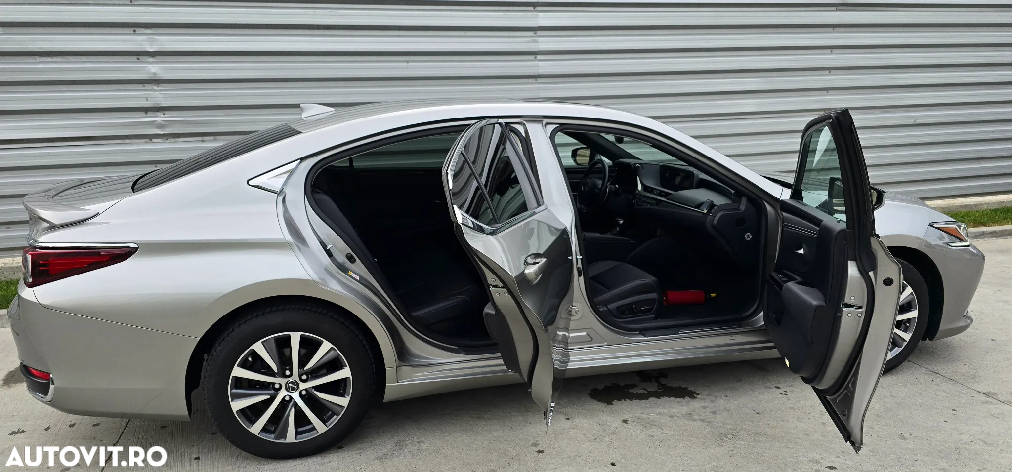 Lexus Seria ES 300h 2.5 TNGA HV 25H- 4X2 CVT Business - 20