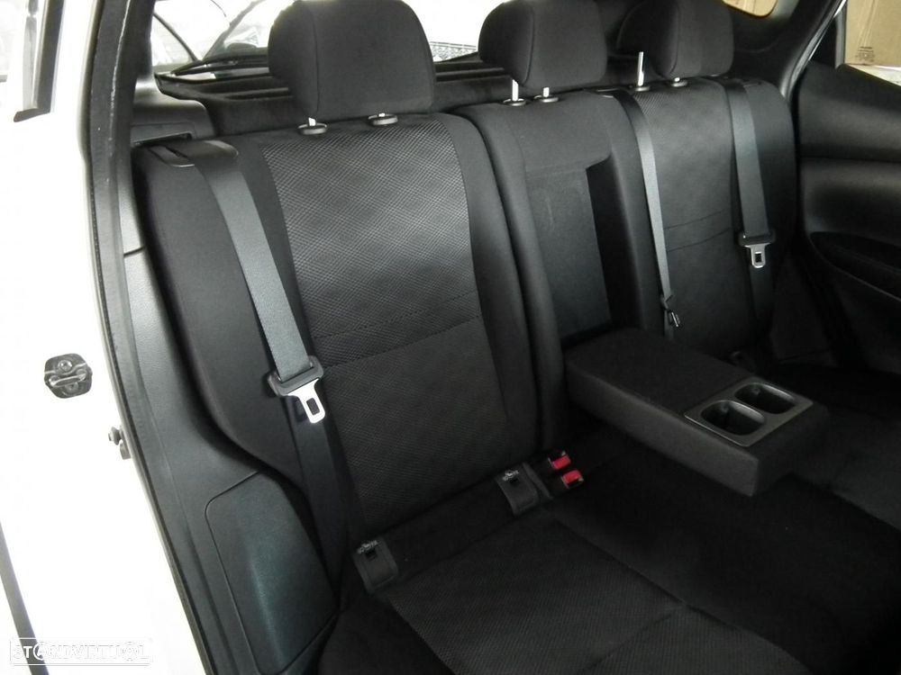 Nissan Qashqai 1.6 dCi N-Connecta 18 Xtronic - 18