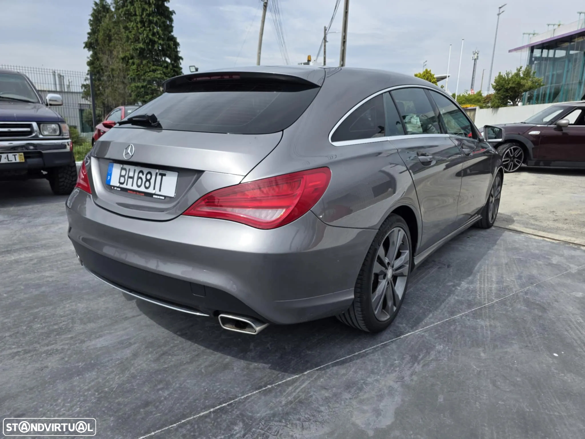 Mercedes-Benz CLA 180 d Shooting Brake AMG Line - 3