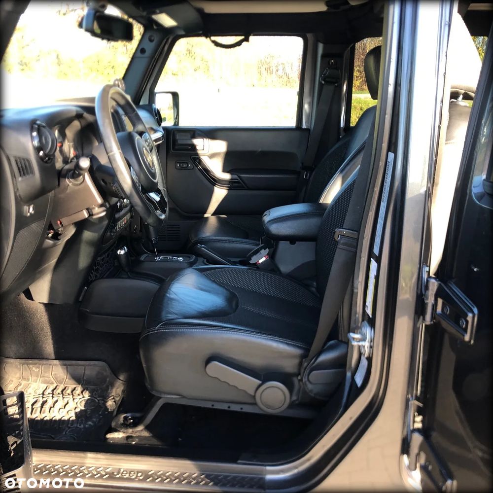 Jeep Wrangler 3.6 Unlim Sahara - 10