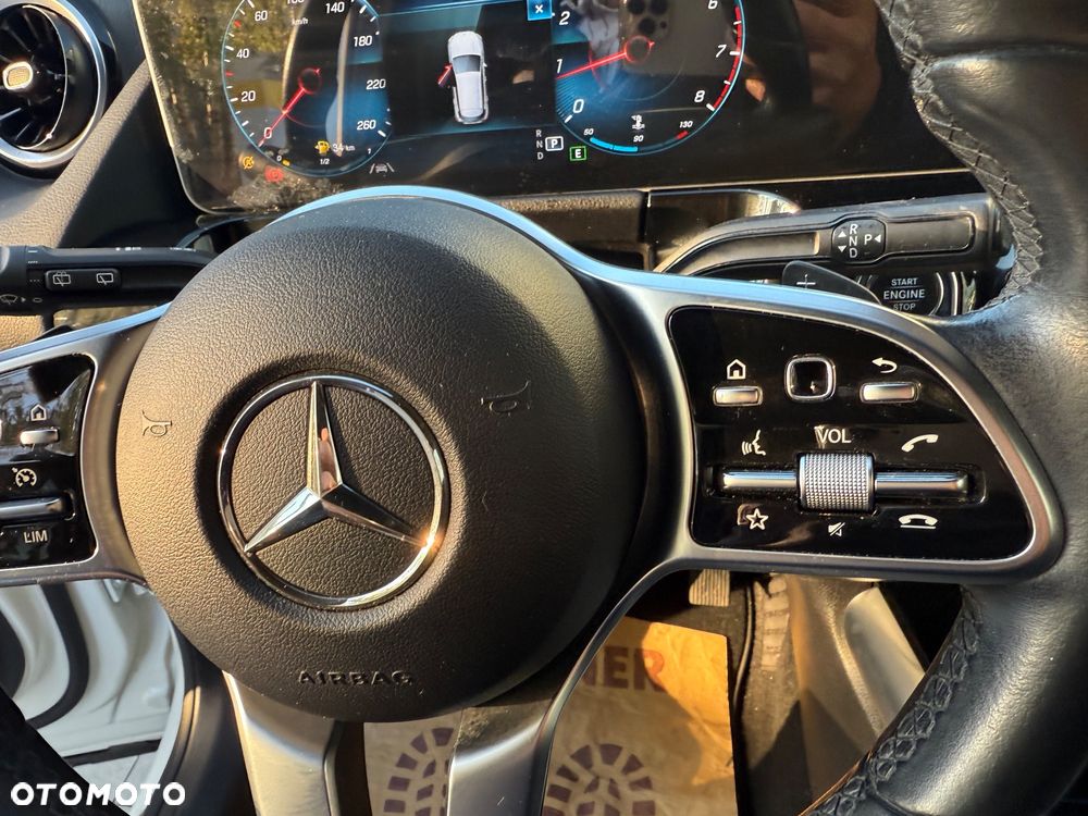 Mercedes-Benz GLA 200 Business Edition - 28