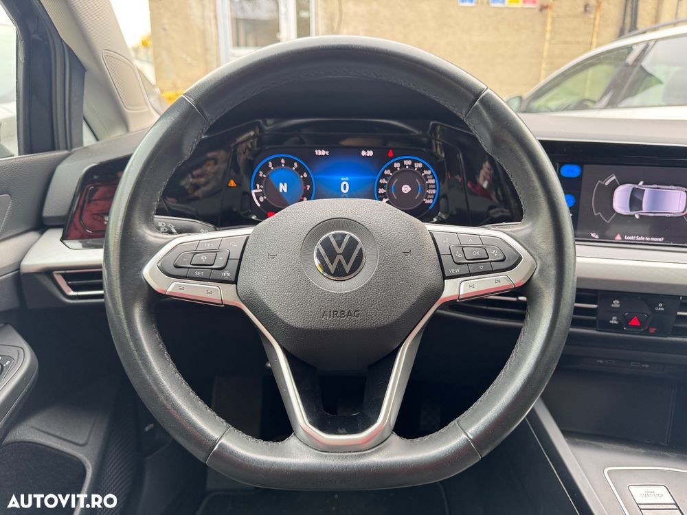 Volkswagen Golf - 10