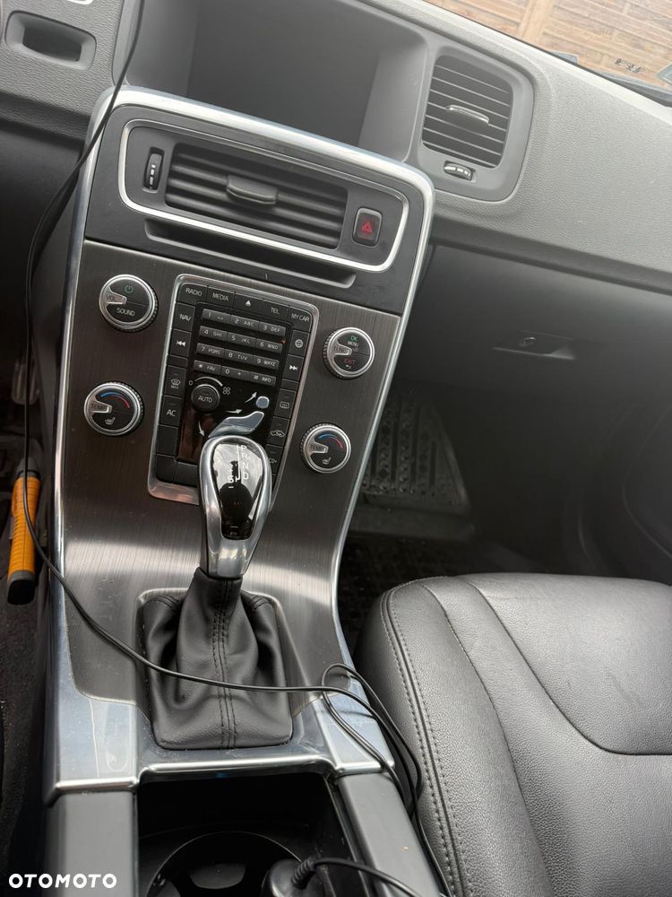 Volvo V60 D3 Drive-E Summum - 19